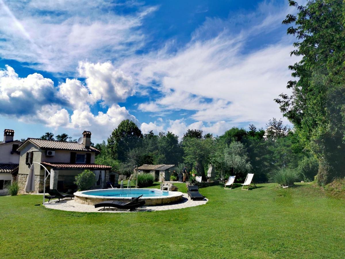 Holiday House Vuki Nedescina Exterior foto