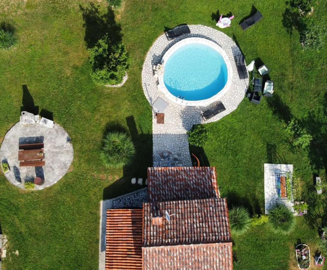 Holiday House Vuki Nedescina Exterior foto