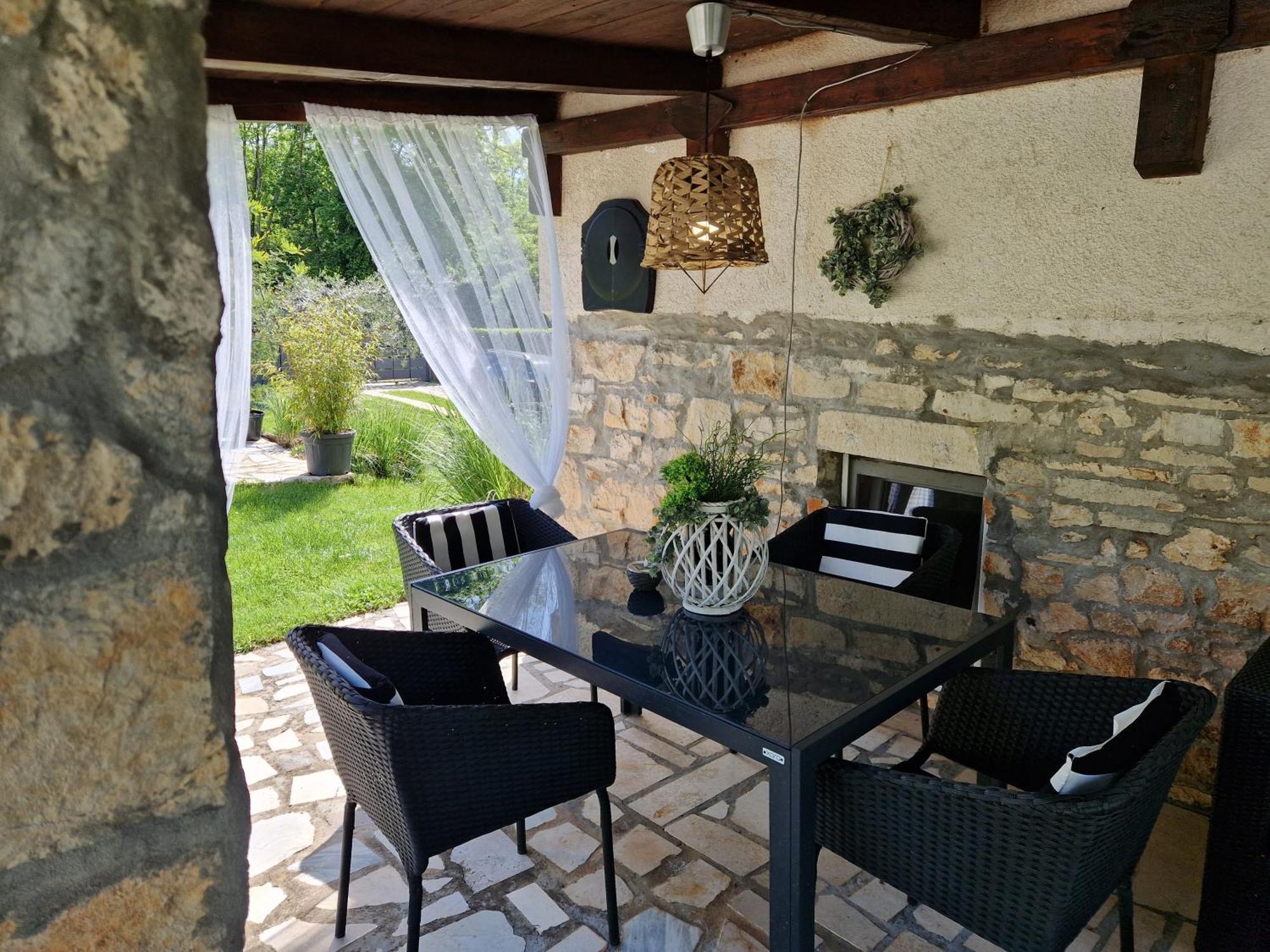 Holiday House Vuki Nedescina Exterior foto