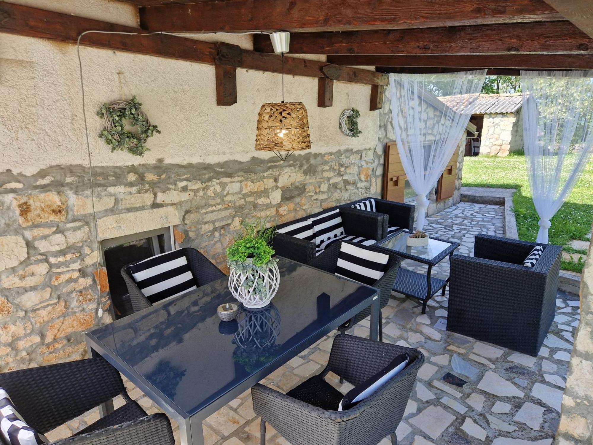 Holiday House Vuki Nedescina Exterior foto