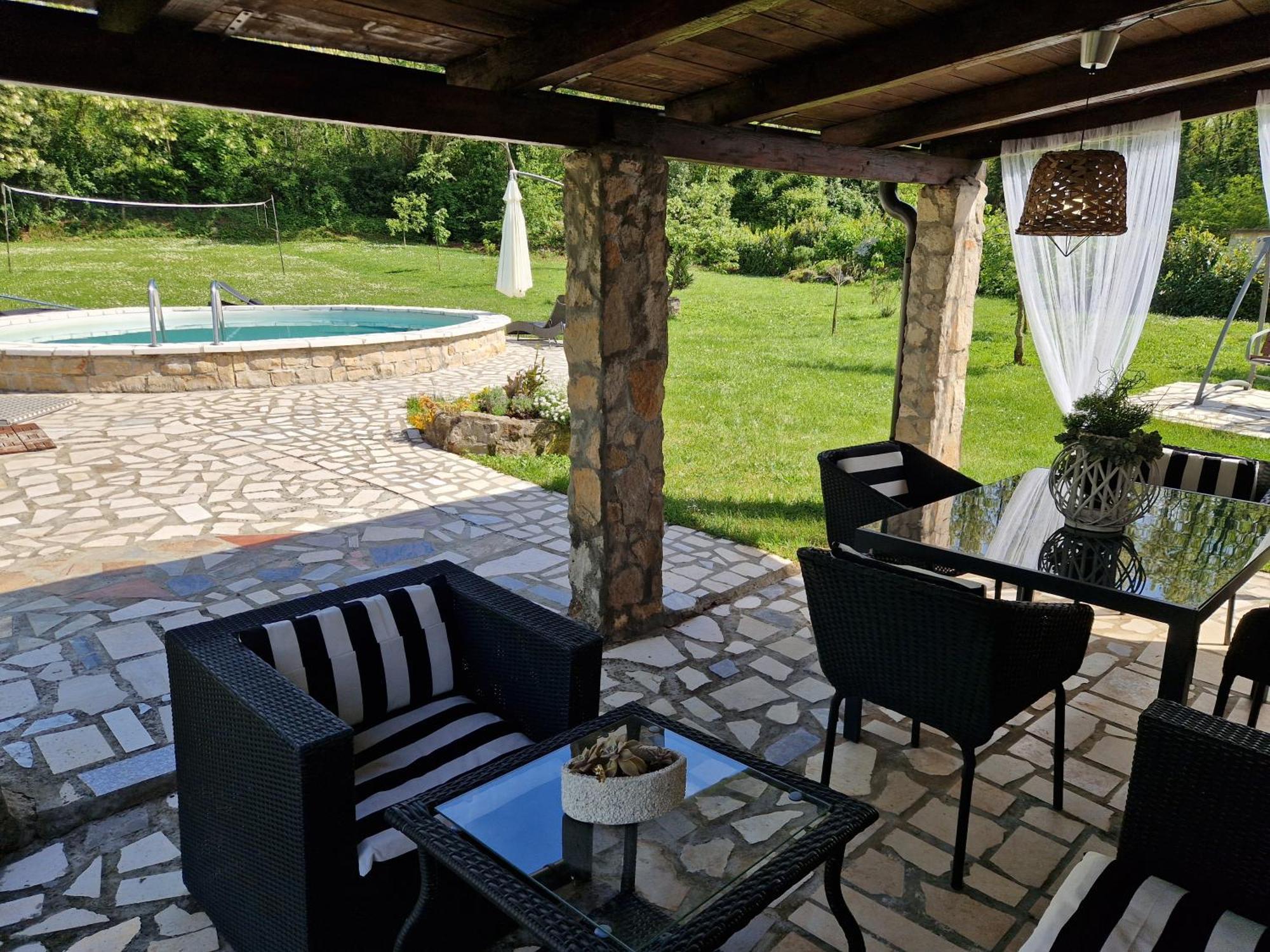 Holiday House Vuki Nedescina Exterior foto