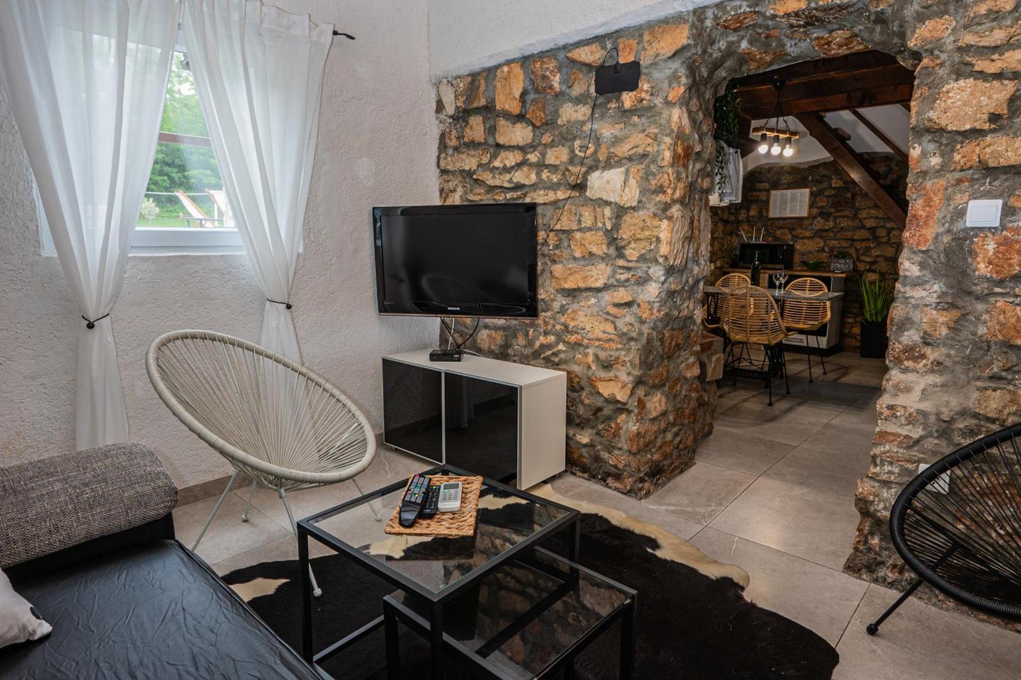 Holiday House Vuki Nedescina Exterior foto