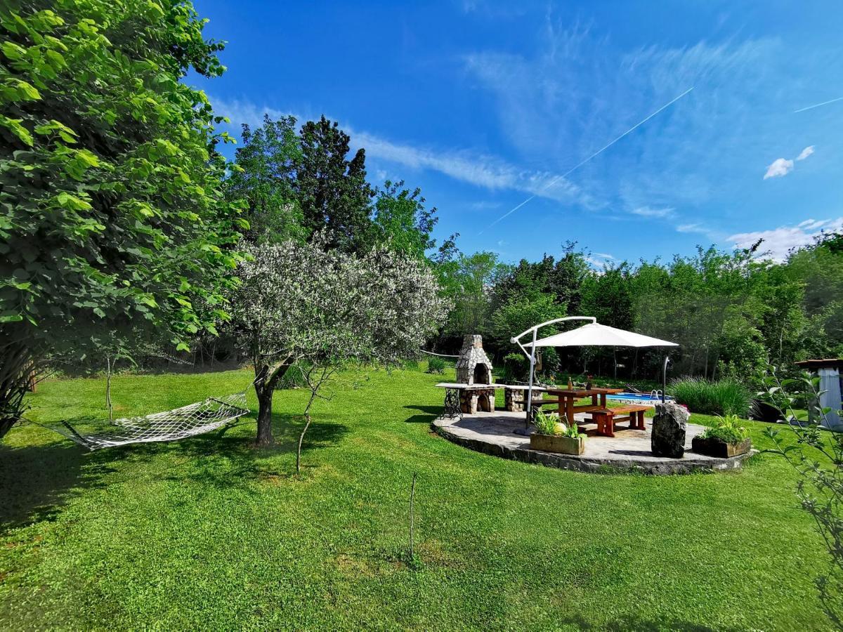 Holiday House Vuki Nedescina Exterior foto